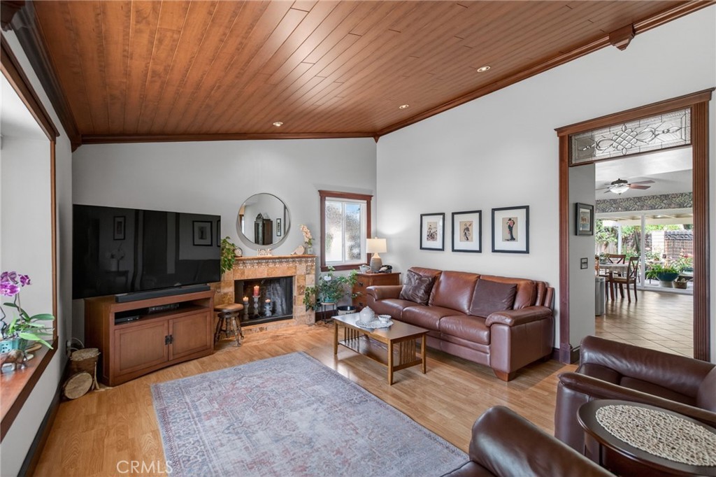 3243 Saratoga