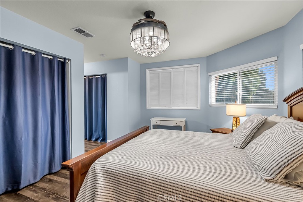 1105 W Victoria Street