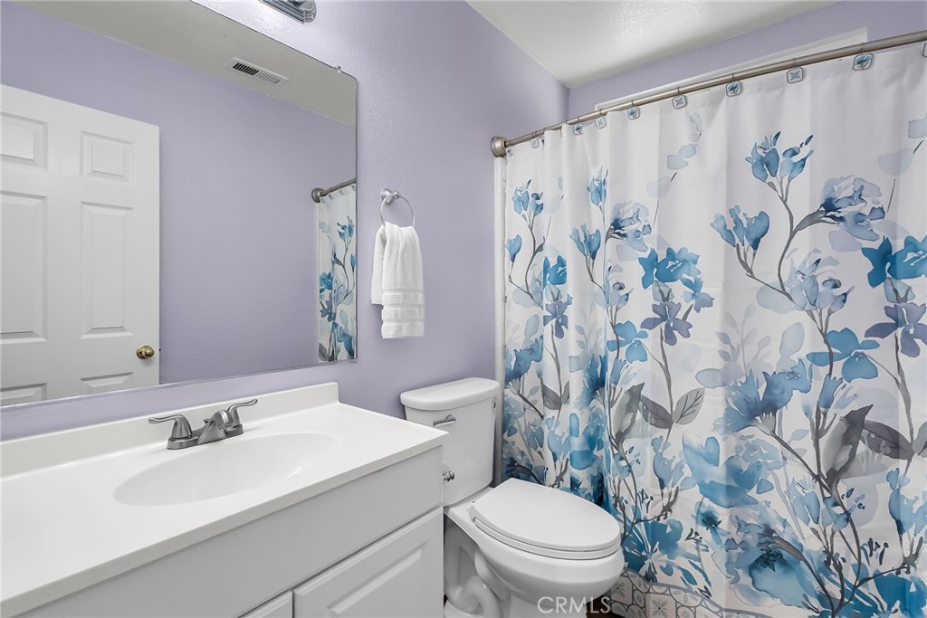 1105 W Victoria Street