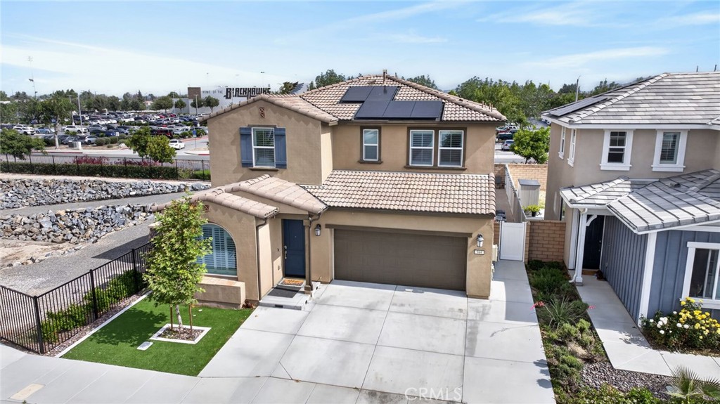 944 Half Moon Avenue
