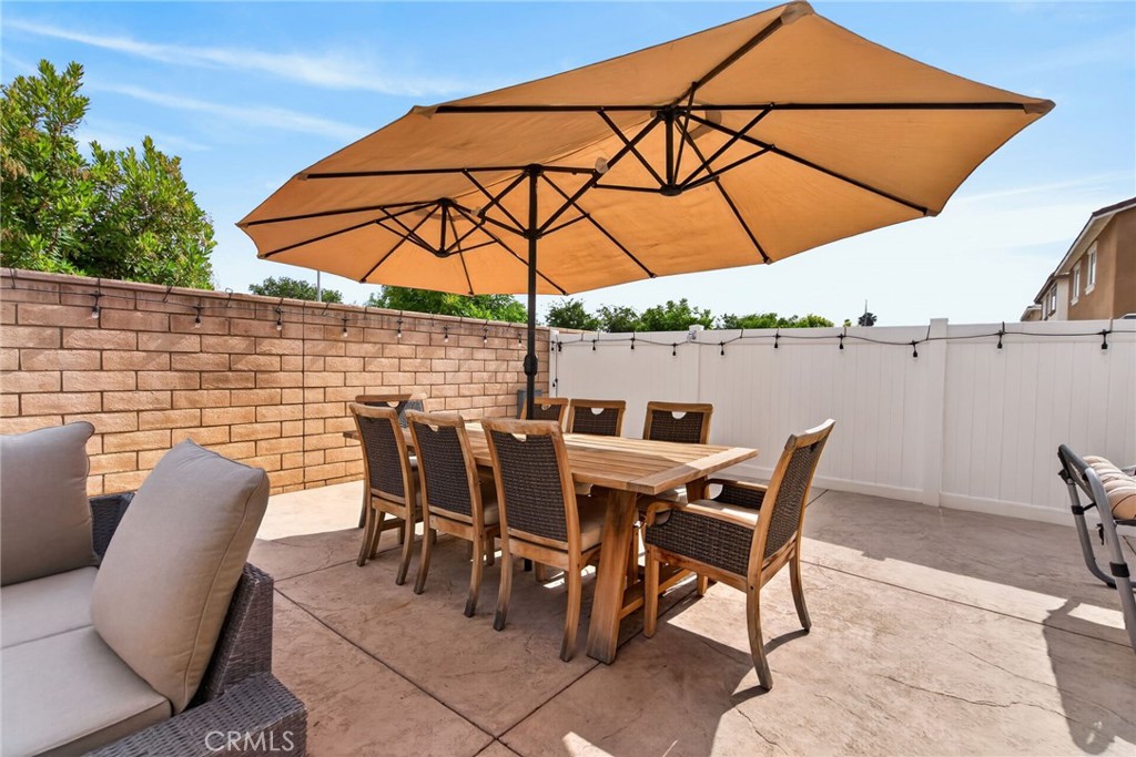 944 Half Moon Avenue