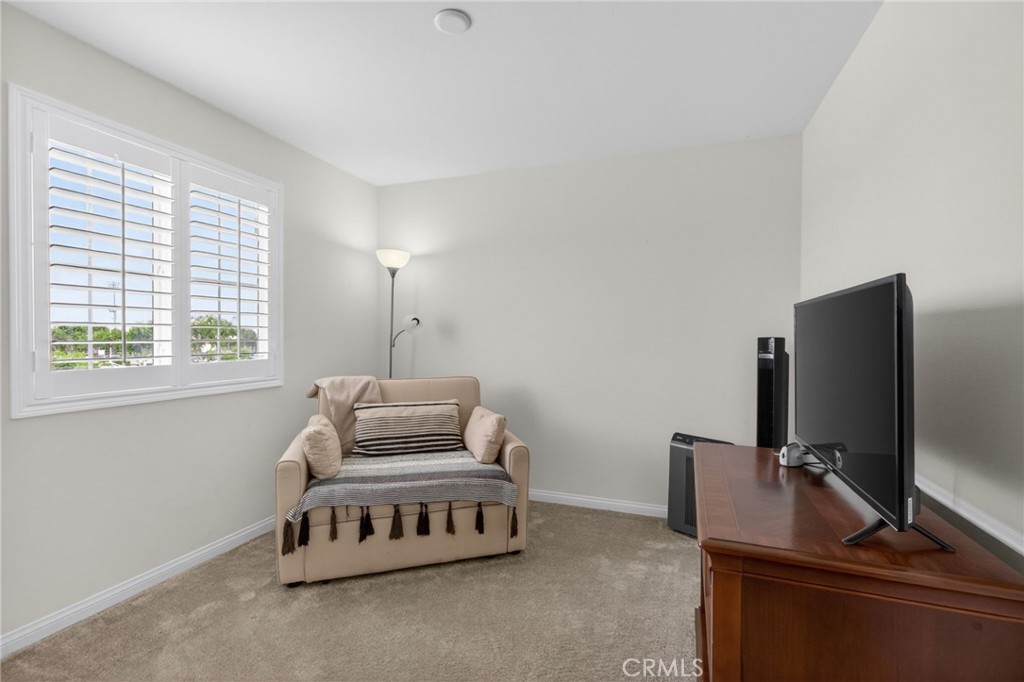 944 Half Moon Avenue