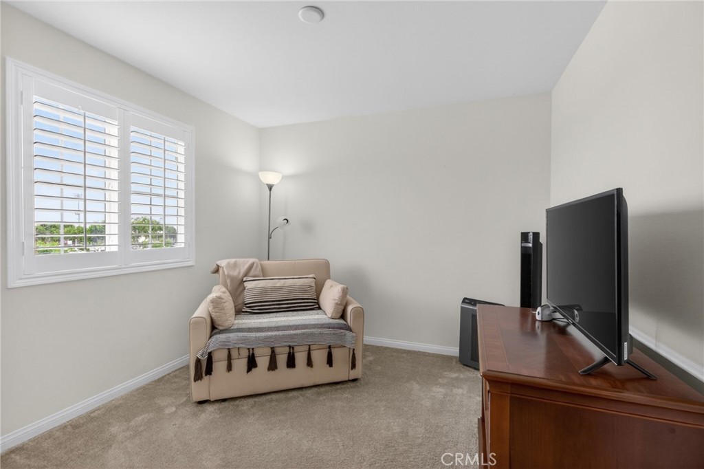 944 Half Moon Avenue