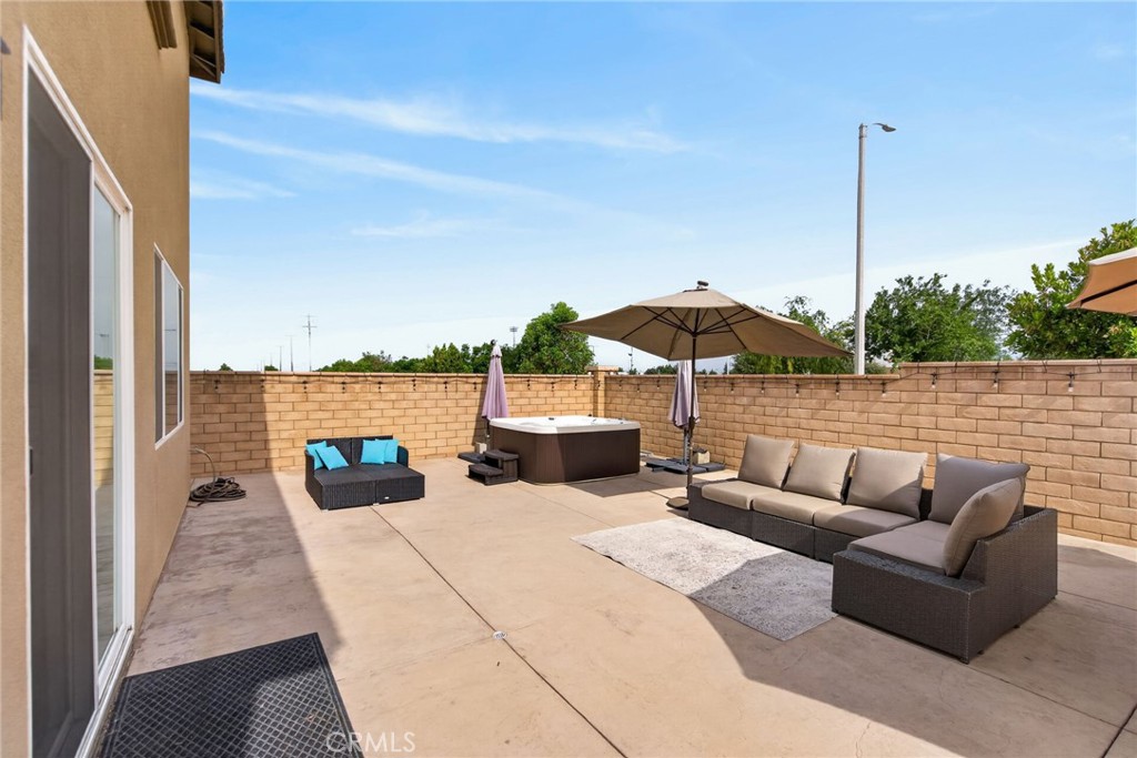 944 Half Moon Avenue