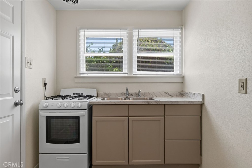 3660 Linwood