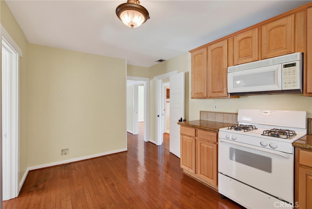 3660 Linwood