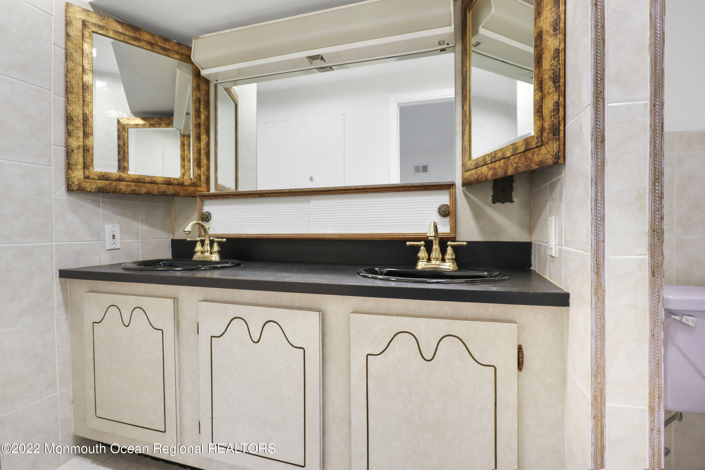 41 Kenneth Terrace W