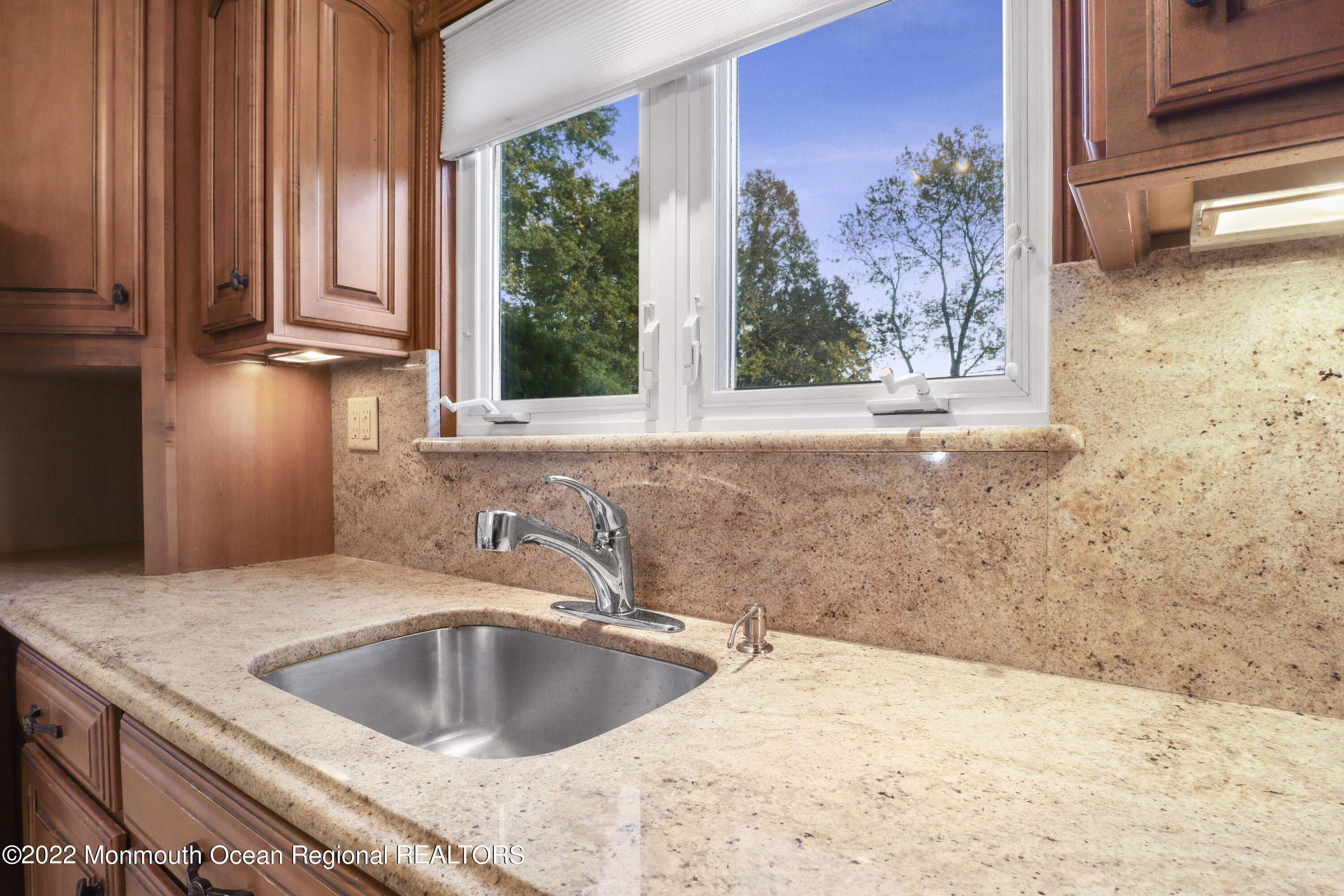 41 Kenneth Terrace W