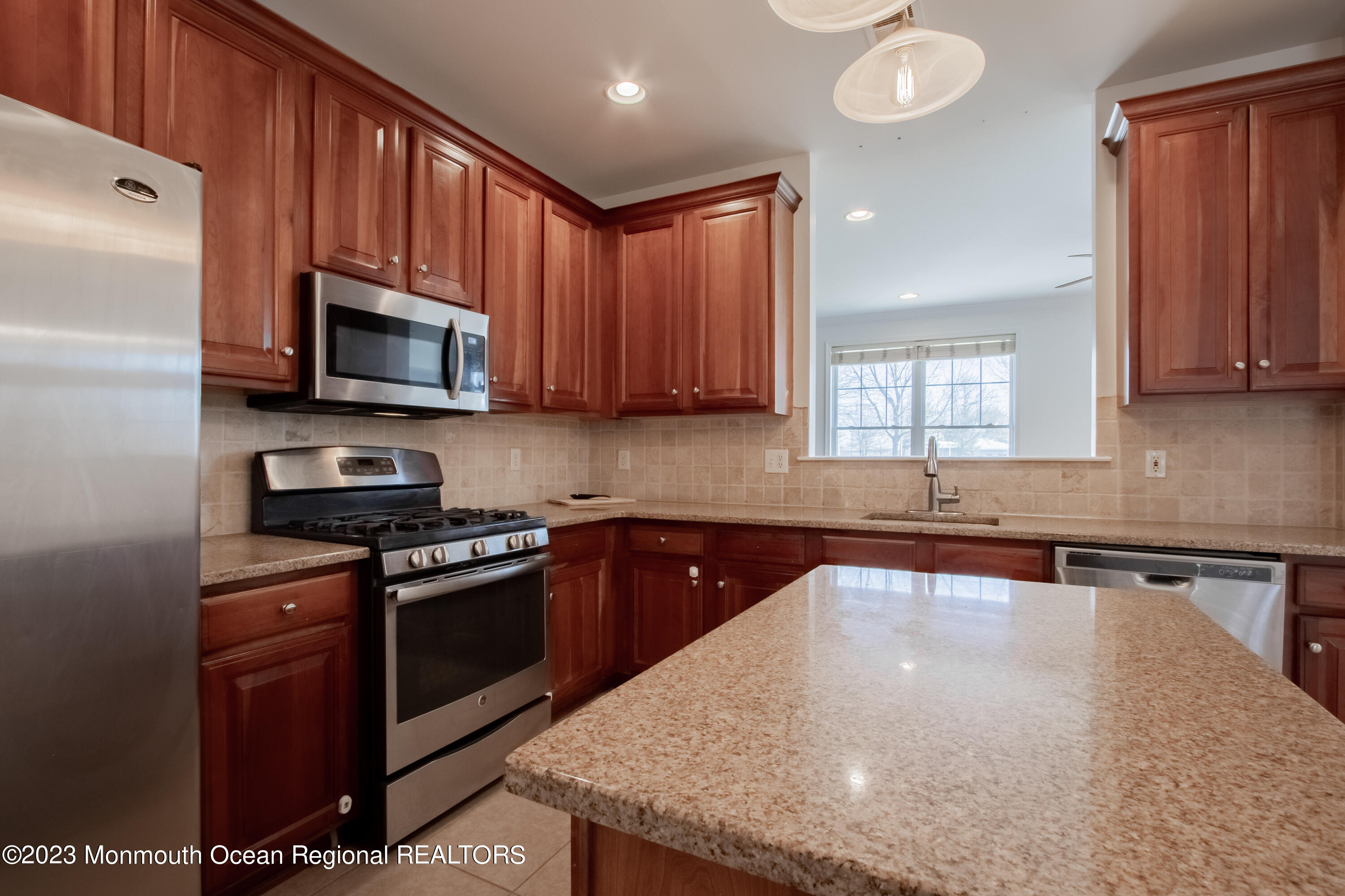 98 Shore Drive S Unit: 36