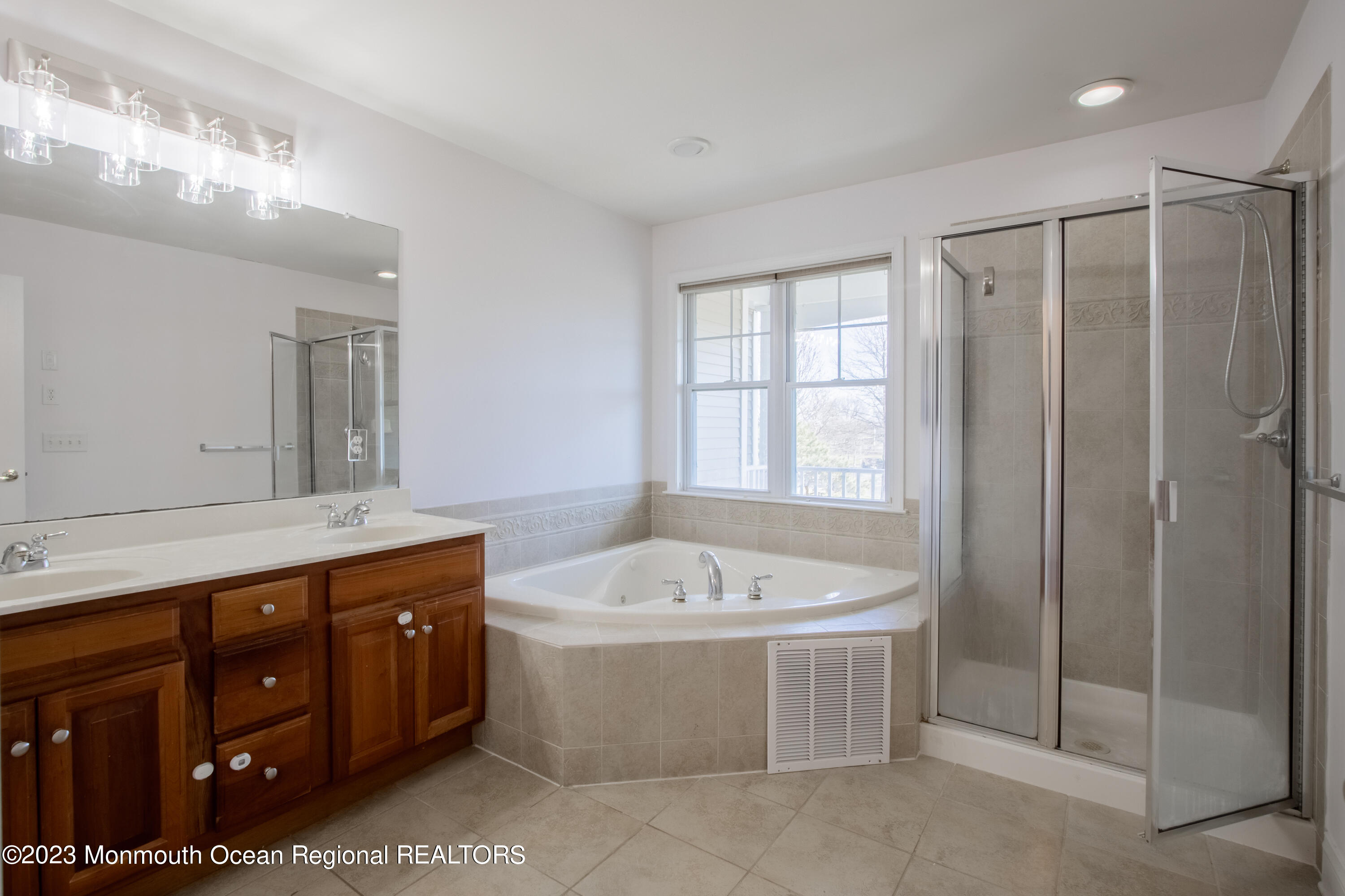 98 Shore Drive S Unit: 36