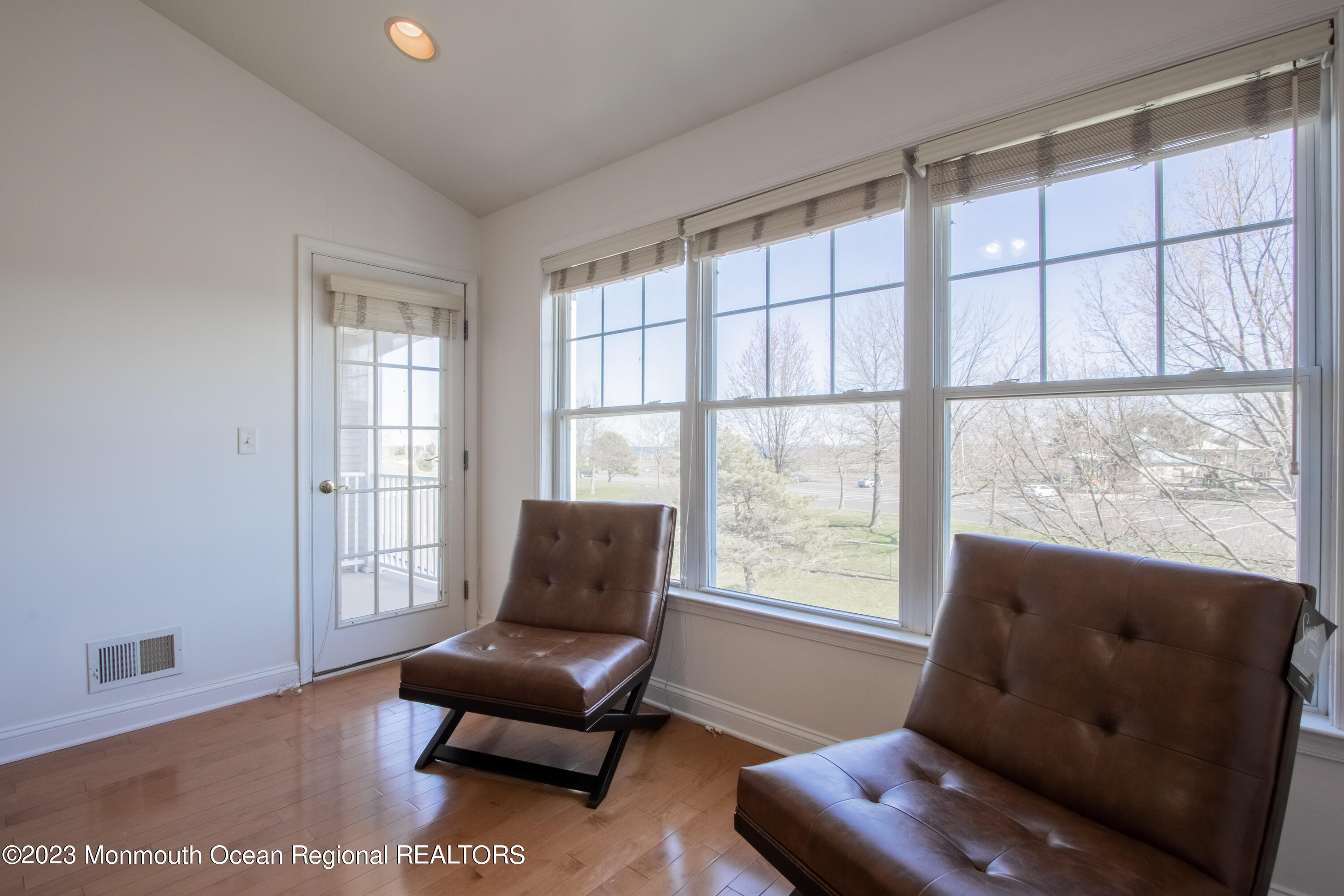 98 Shore Drive S Unit: 36