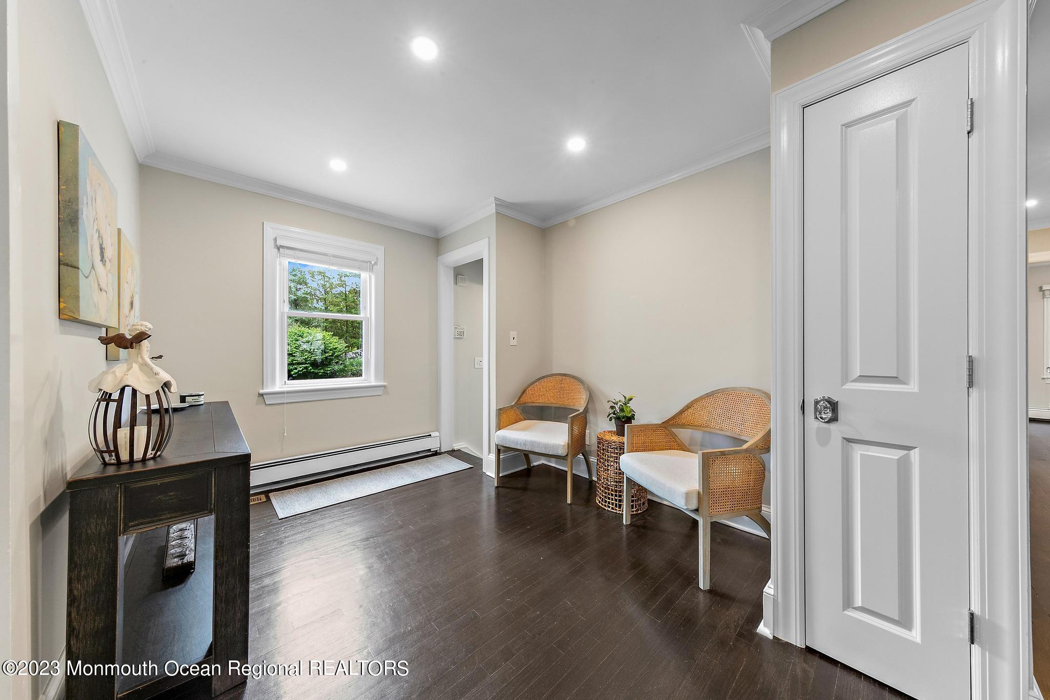 942 Middletown Lincroft Road