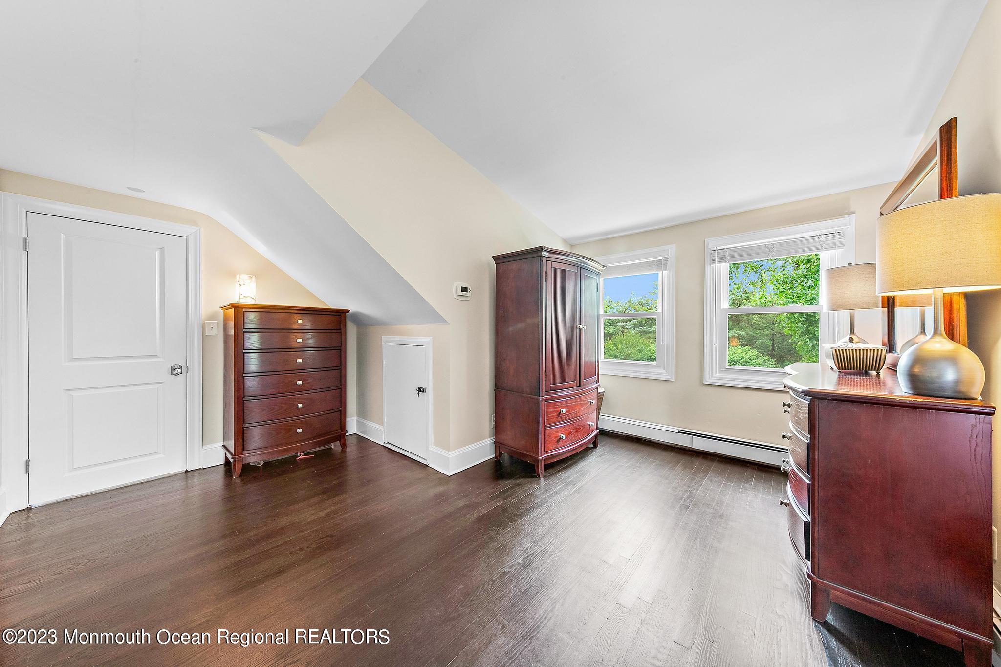 942 Middletown Lincroft Road