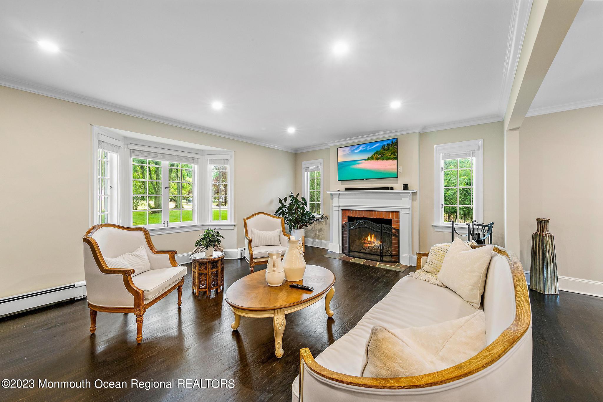 942 Middletown Lincroft Road