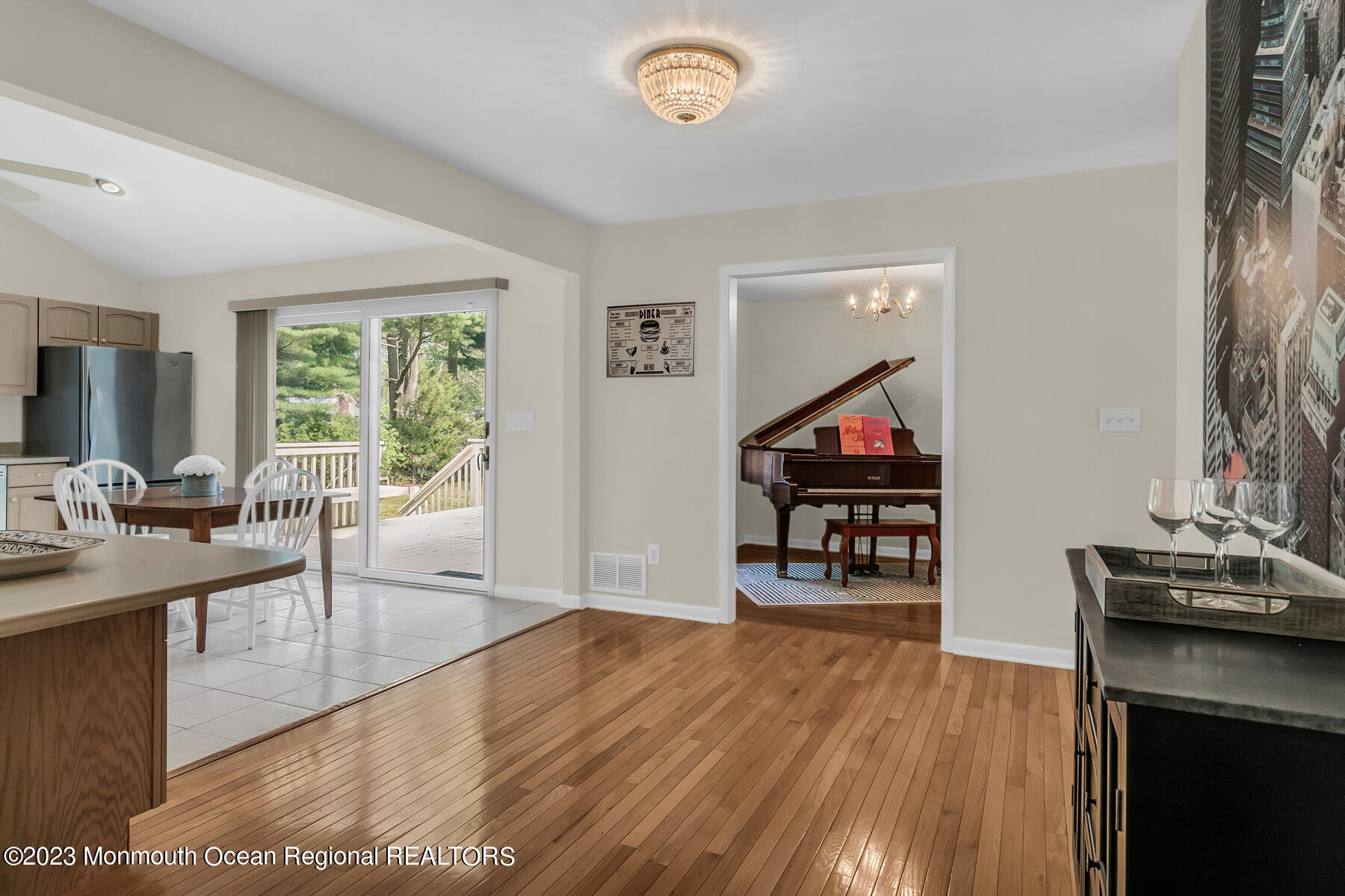 112 Middletown Lincroft Road