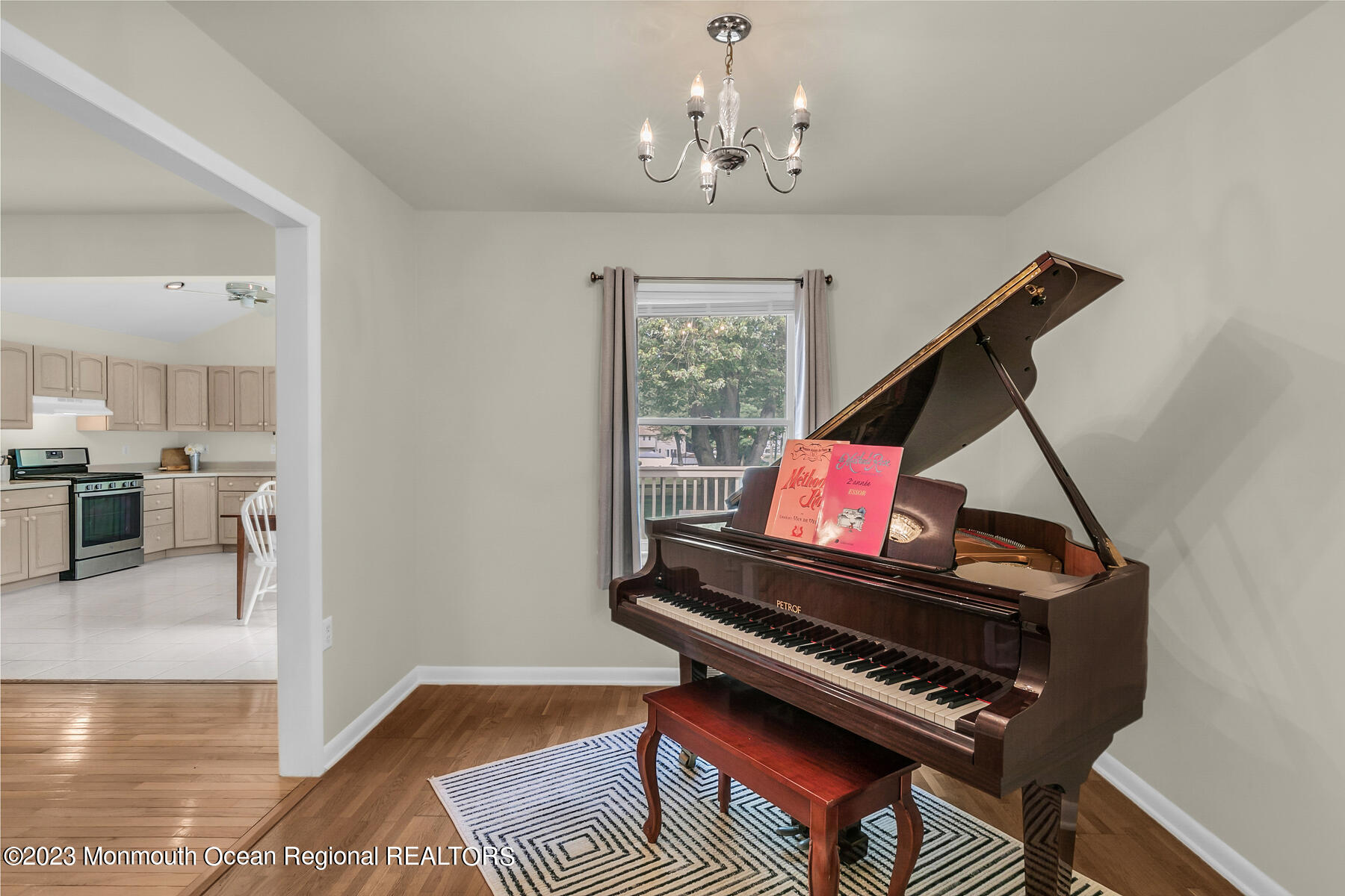 112 Middletown Lincroft Road