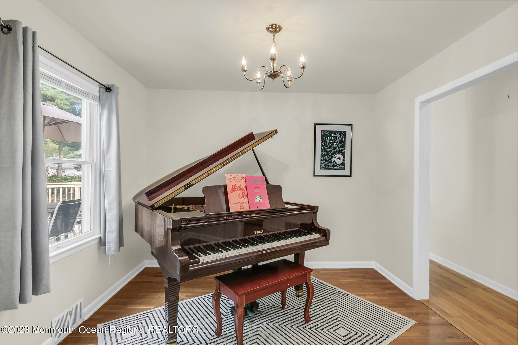 112 Middletown Lincroft Road