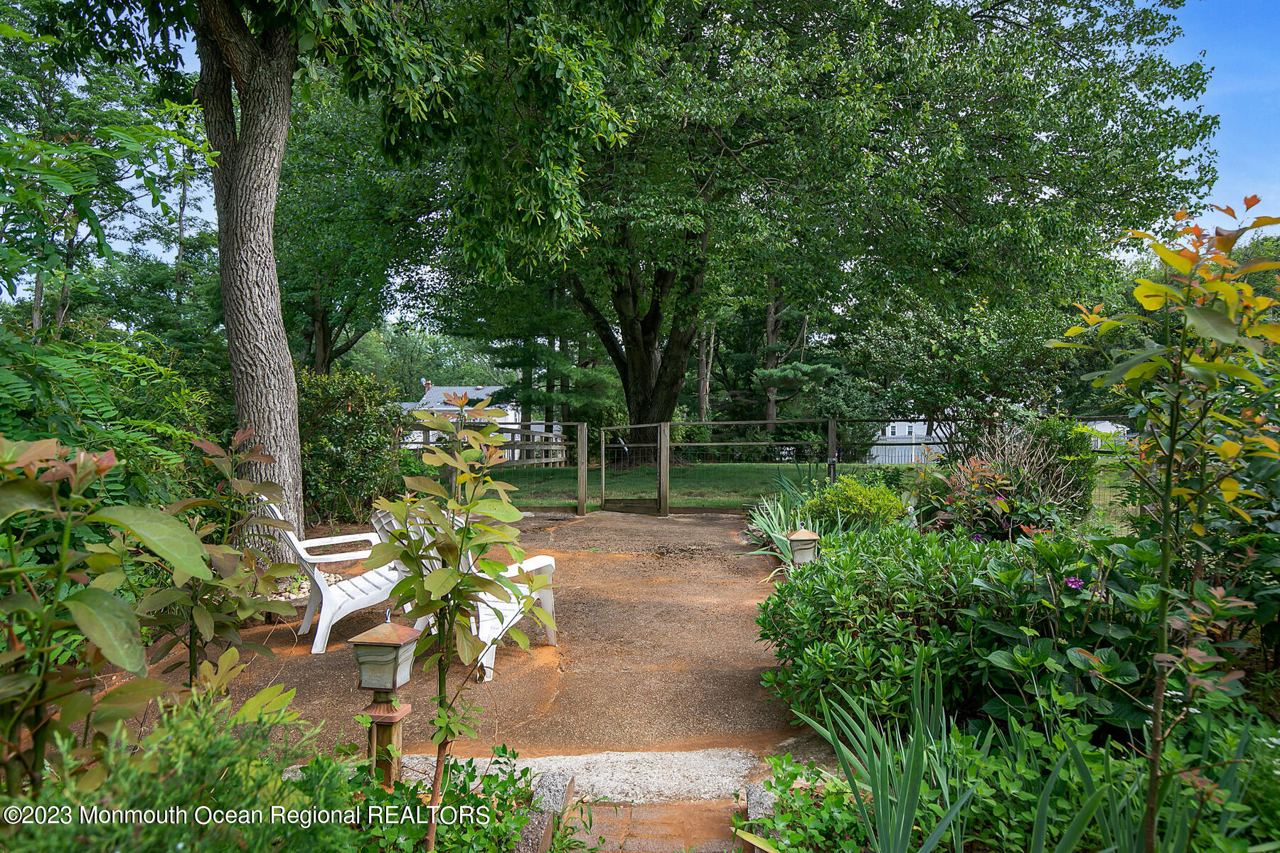 112 Middletown Lincroft Road