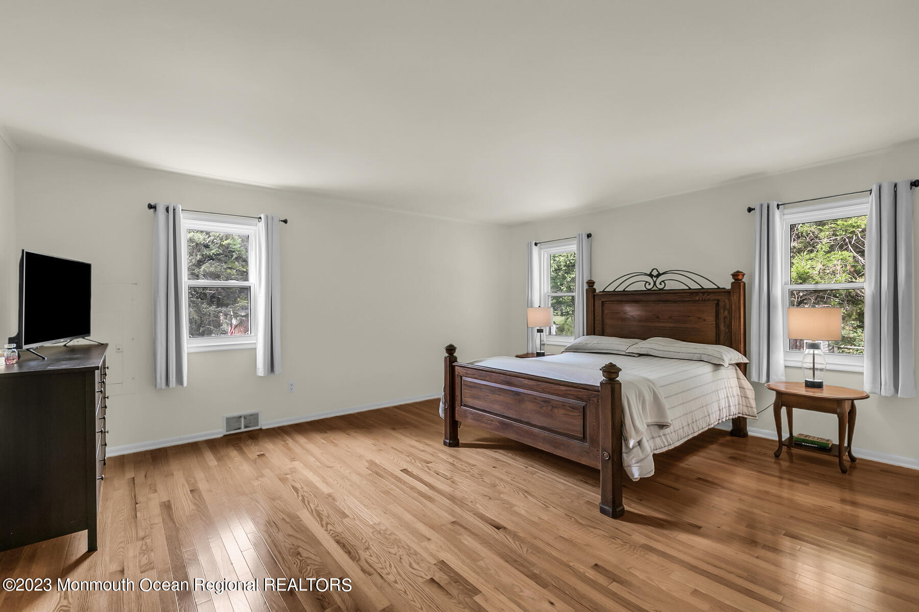 112 Middletown Lincroft Road