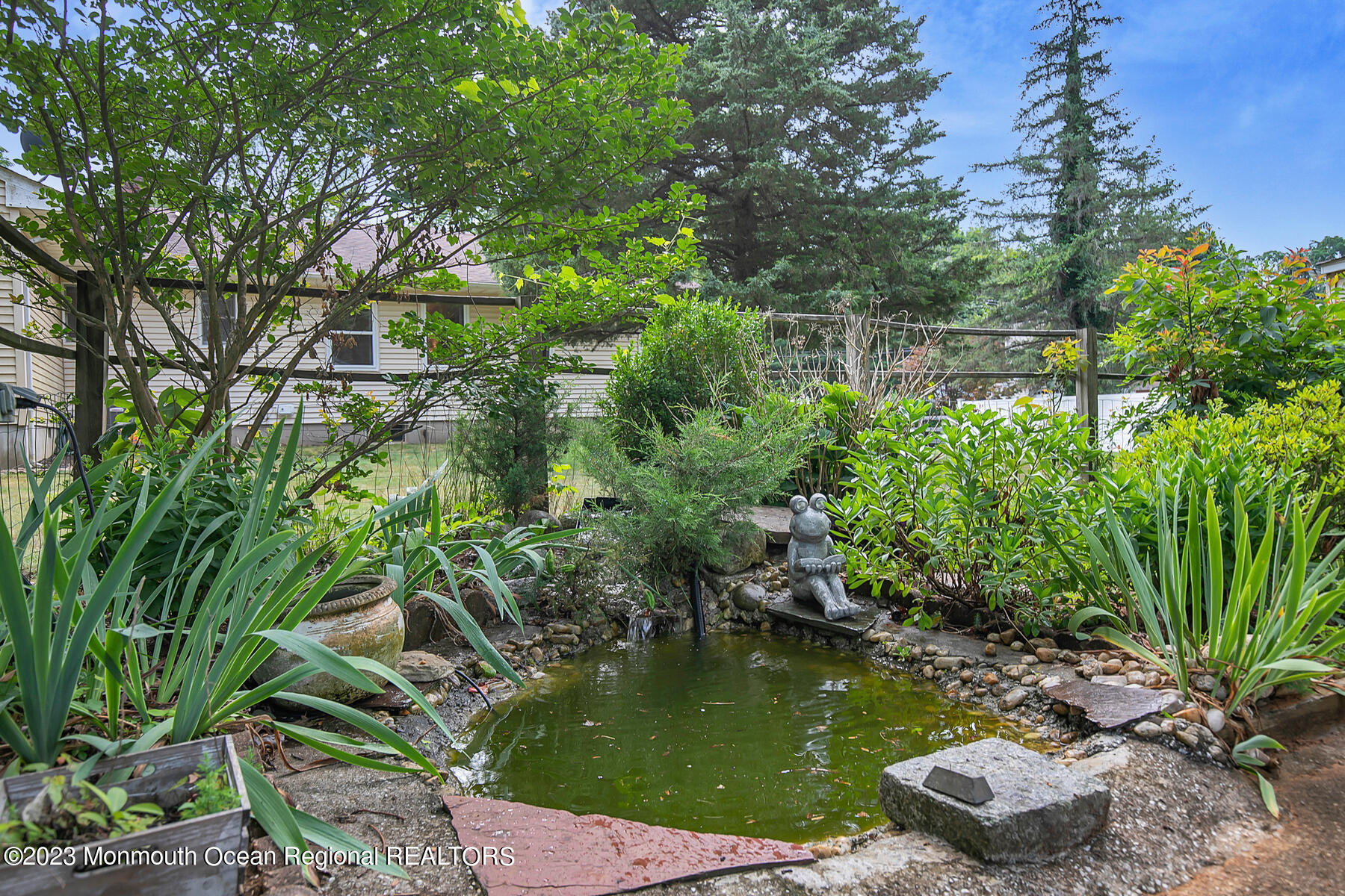 112 Middletown Lincroft Road