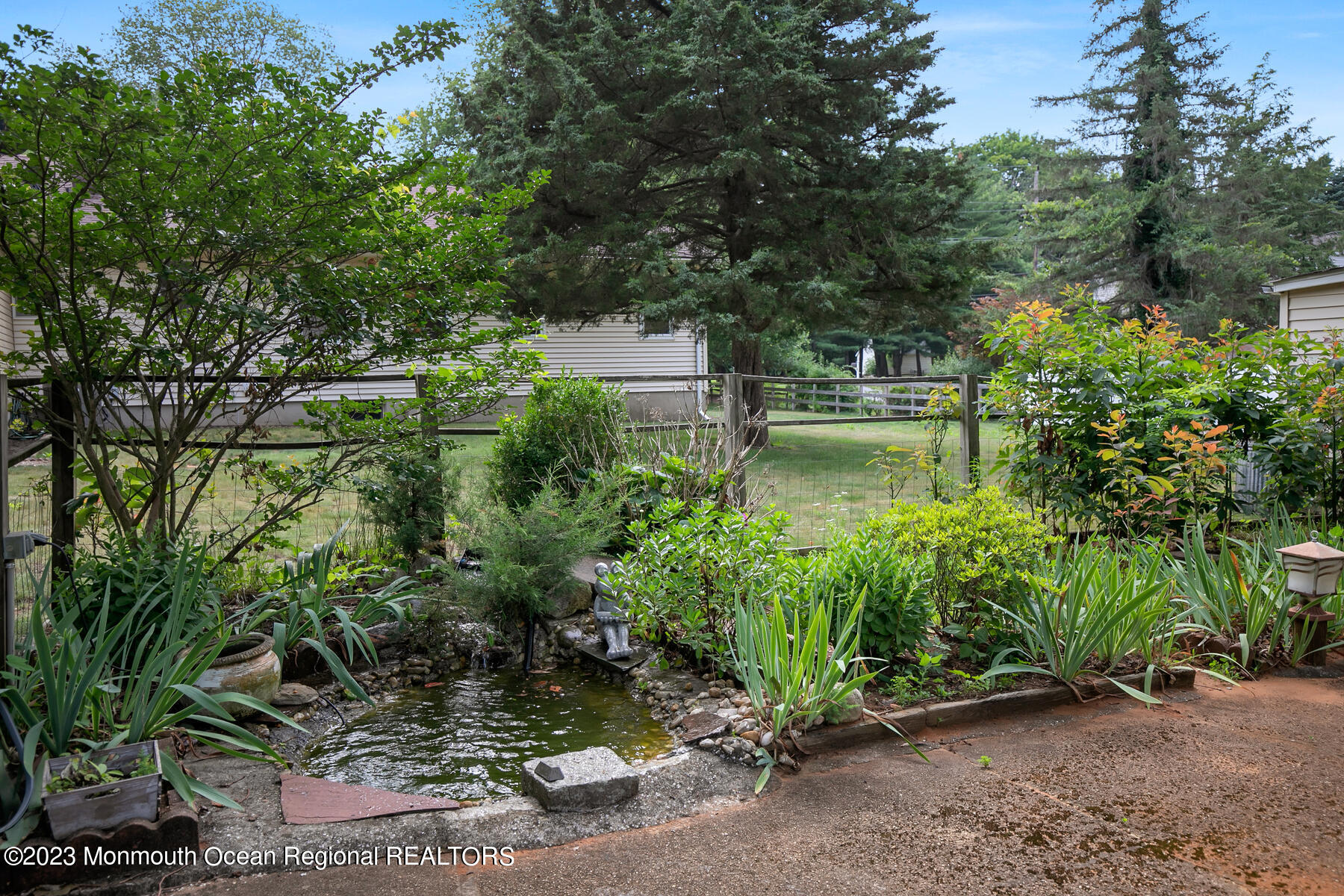 112 Middletown Lincroft Road