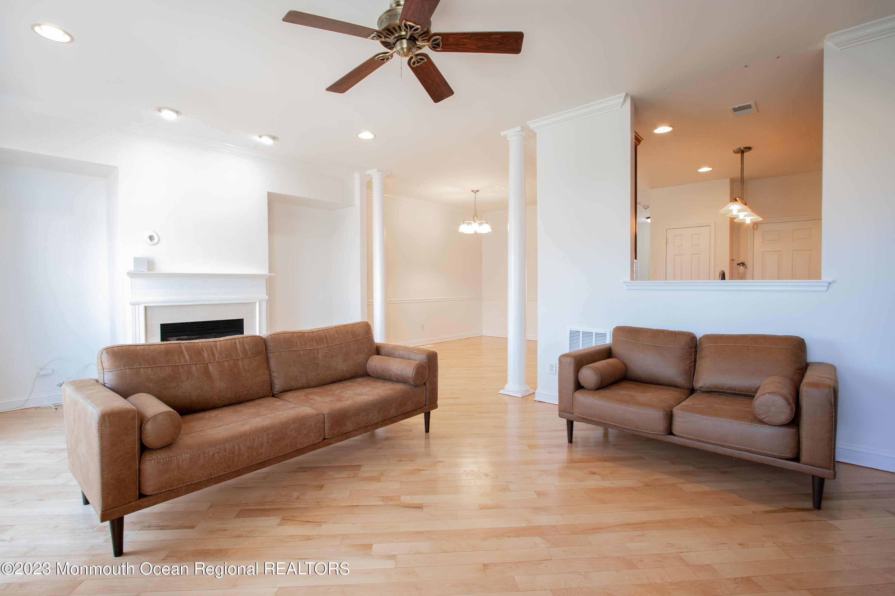 98 Shore Drive S