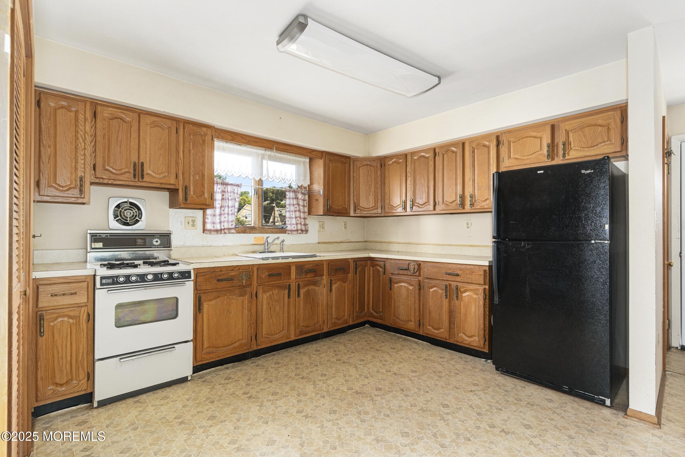 22 Shrewsbury Avenue