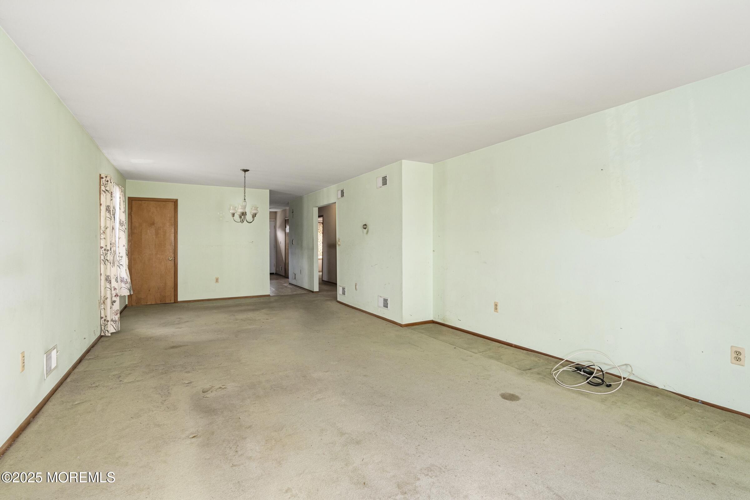 22 Shrewsbury Avenue