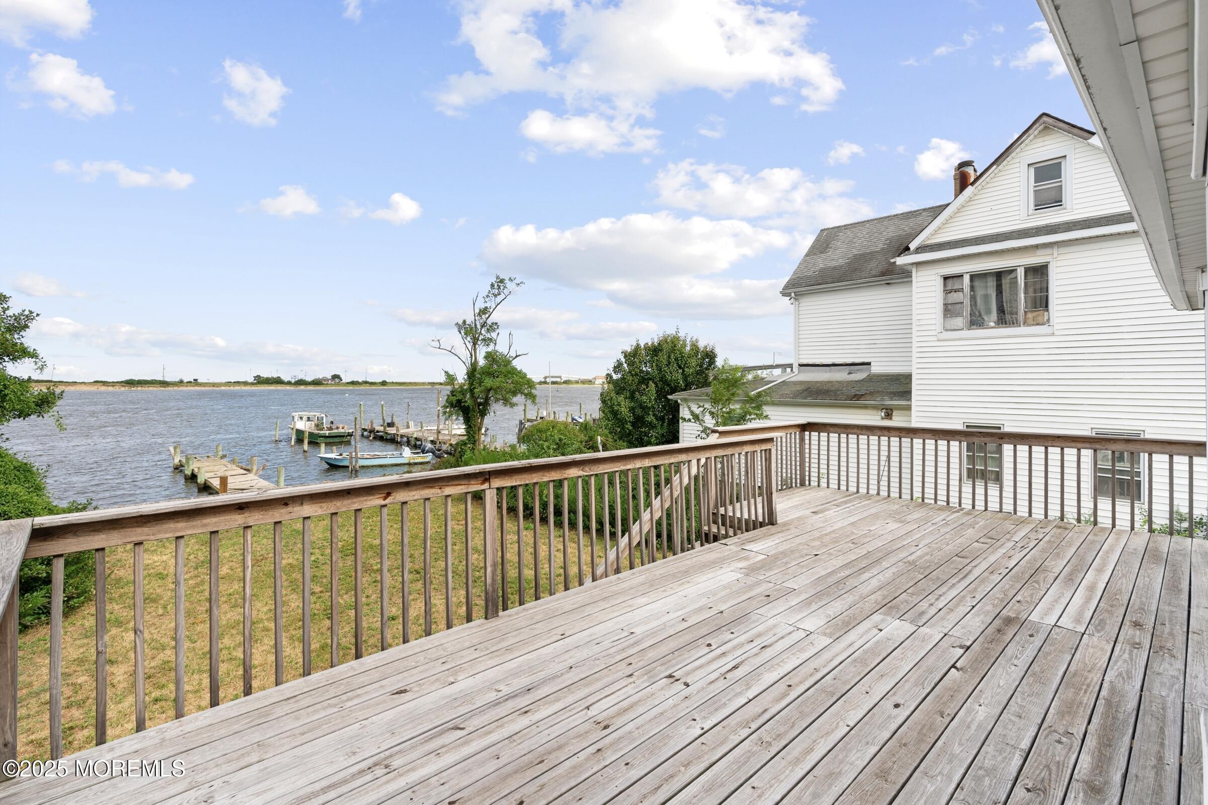 22 Shrewsbury Avenue