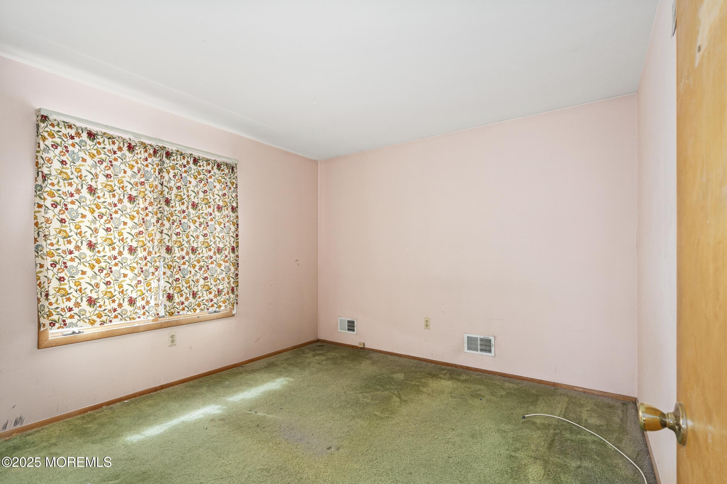 22 Shrewsbury Avenue