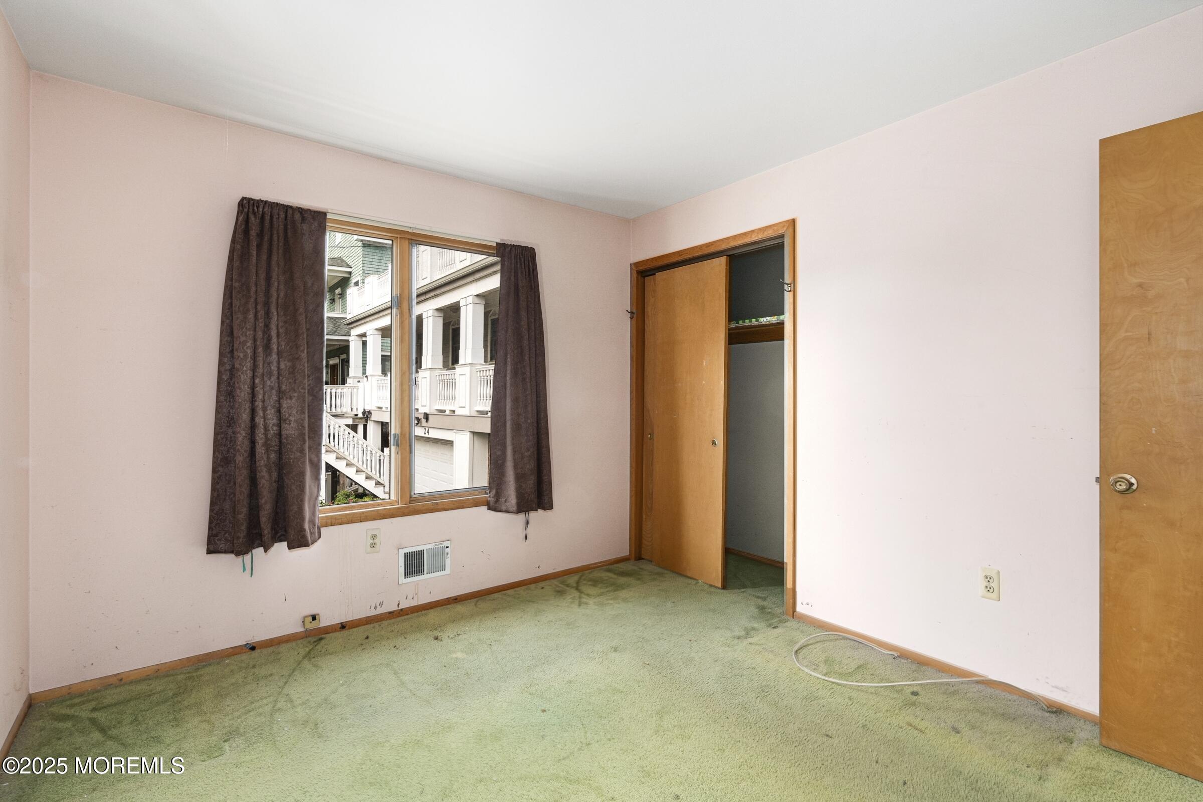 22 Shrewsbury Avenue