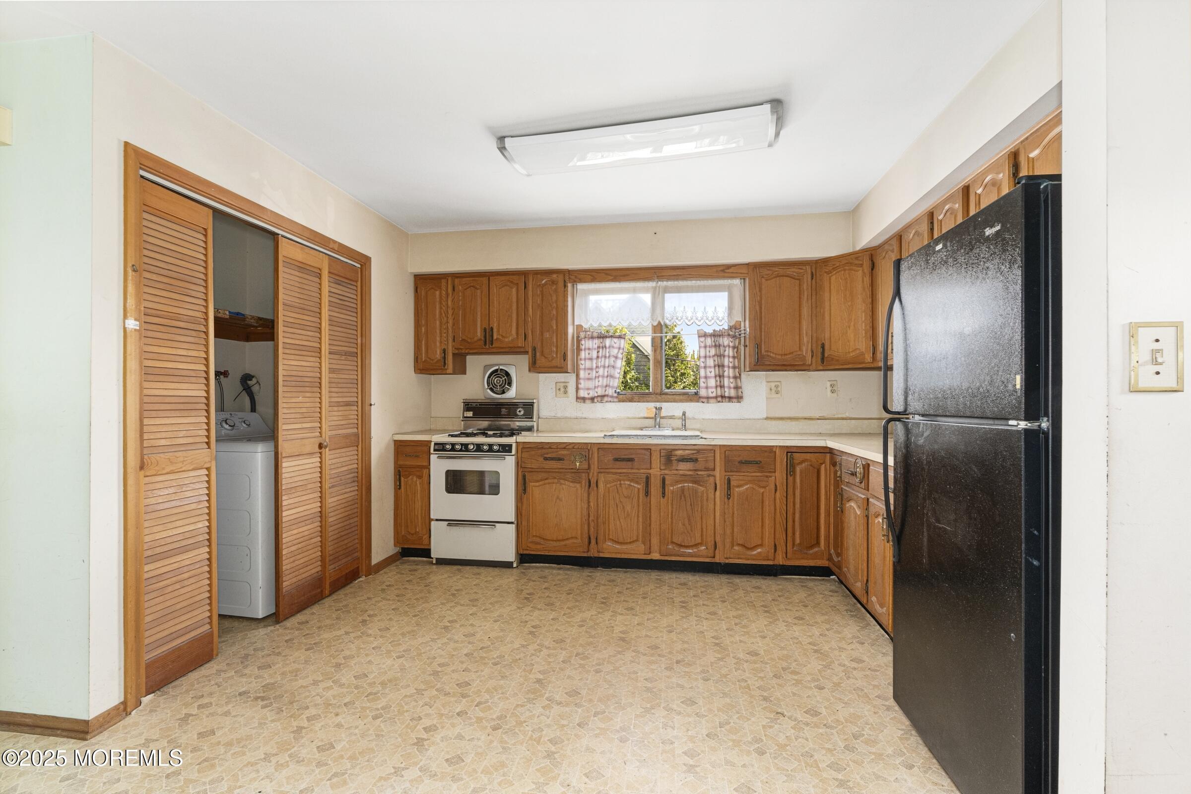 22 Shrewsbury Avenue