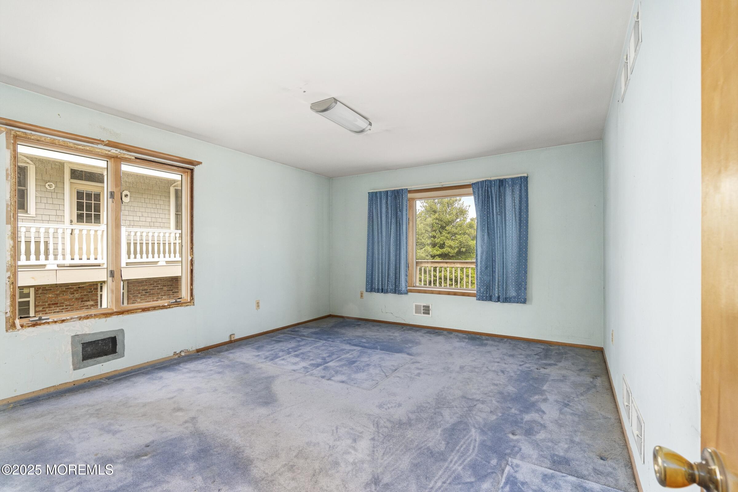 22 Shrewsbury Avenue