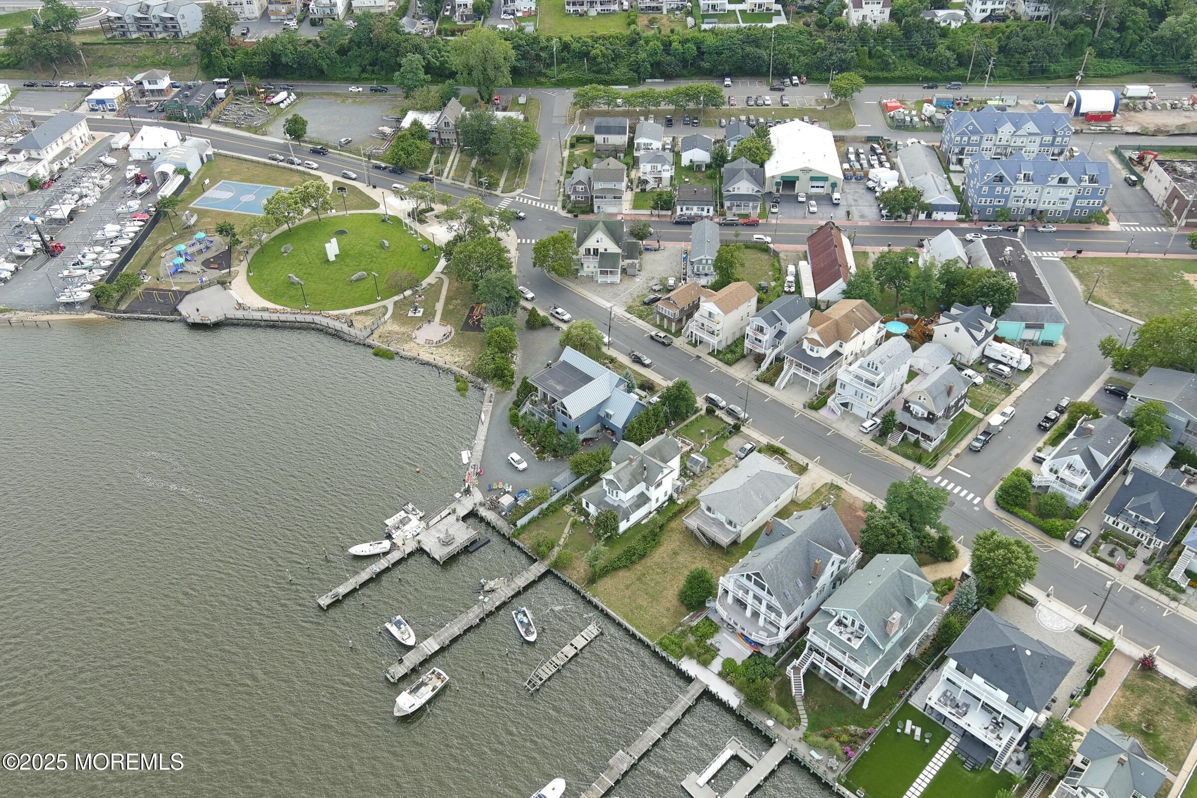 22 Shrewsbury Avenue