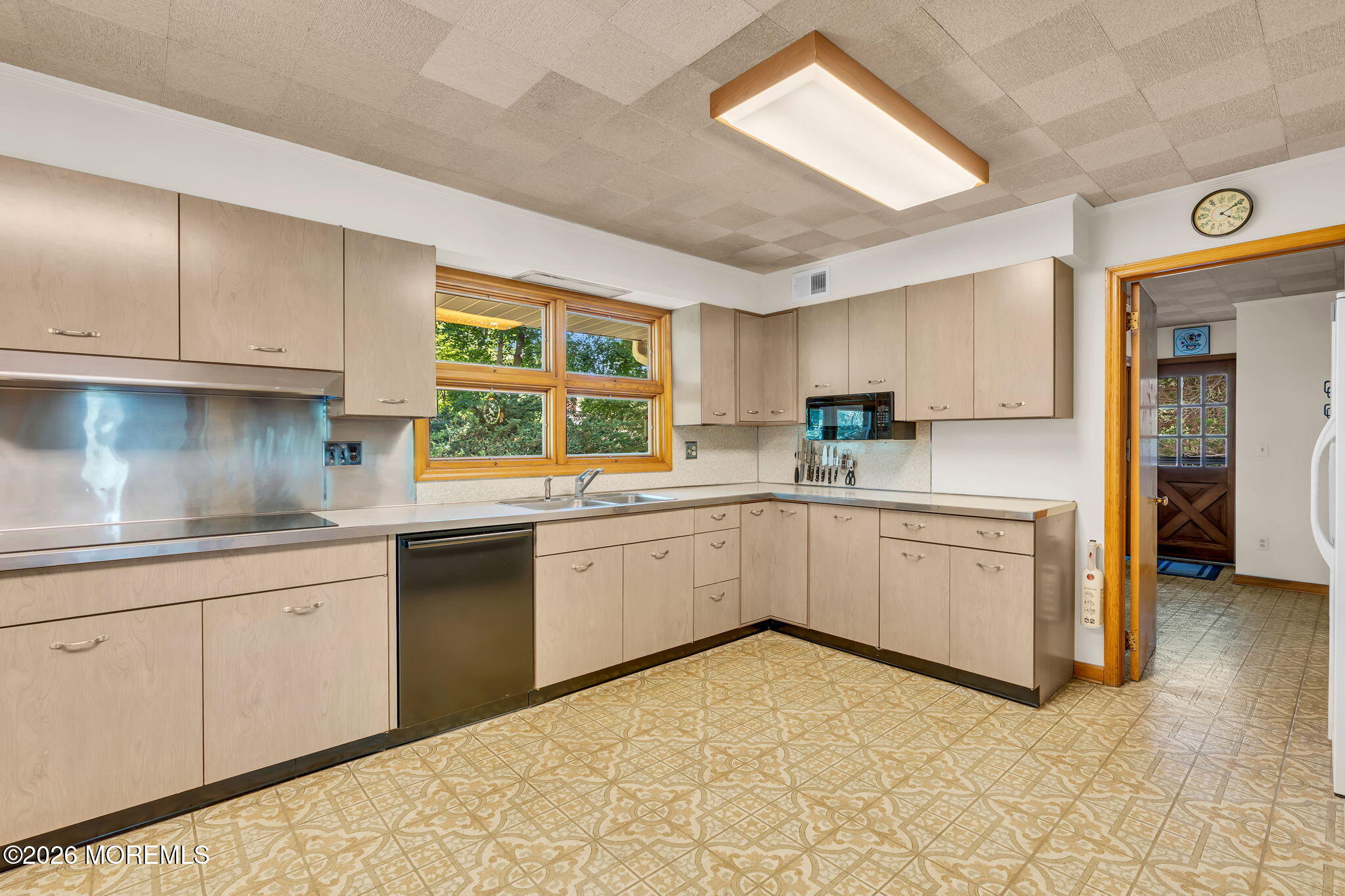 245 Kingfisher Drive