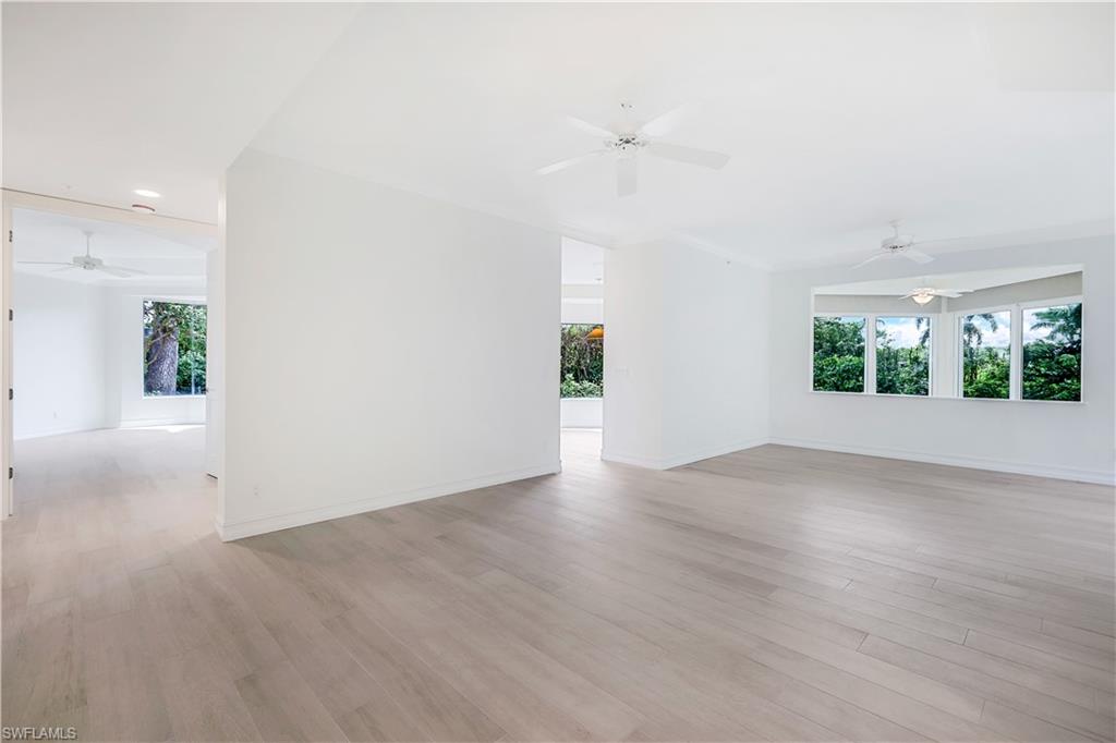 217 Colonade CIR