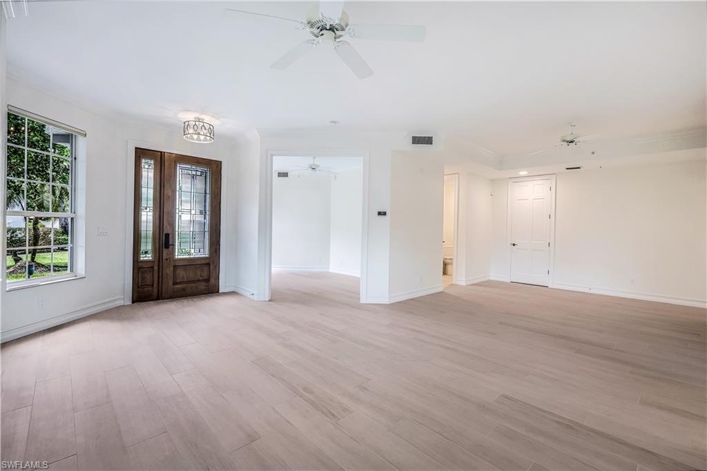 217 Colonade CIR