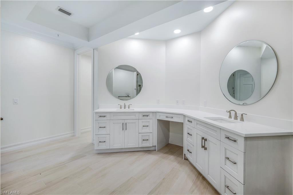 217 Colonade CIR