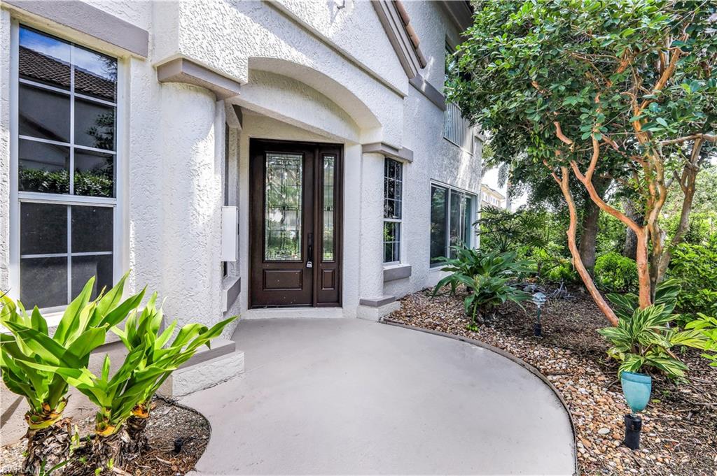 217 Colonade CIR