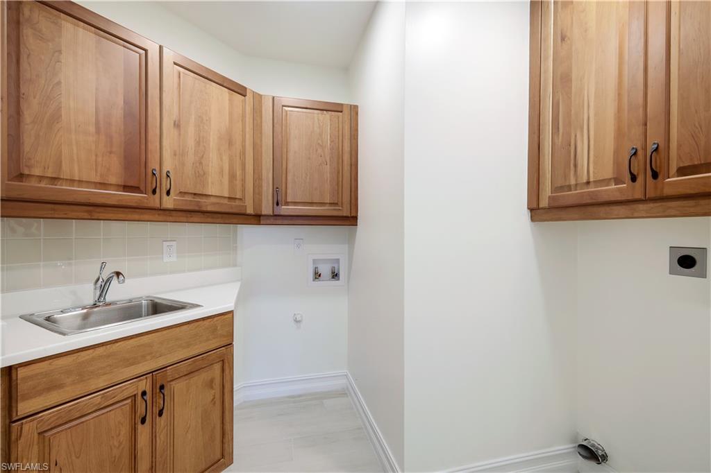 217 Colonade CIR