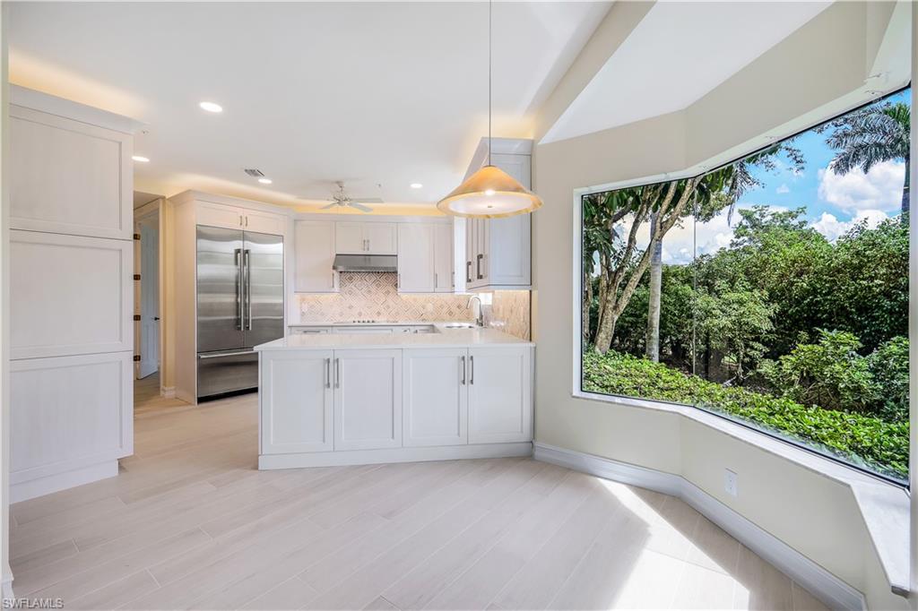 217 Colonade CIR