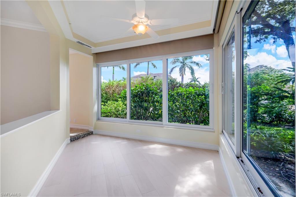 217 Colonade CIR