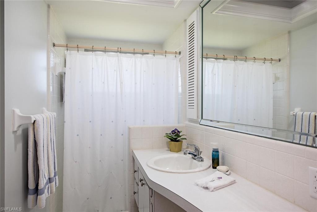 2100 SHAD CT
