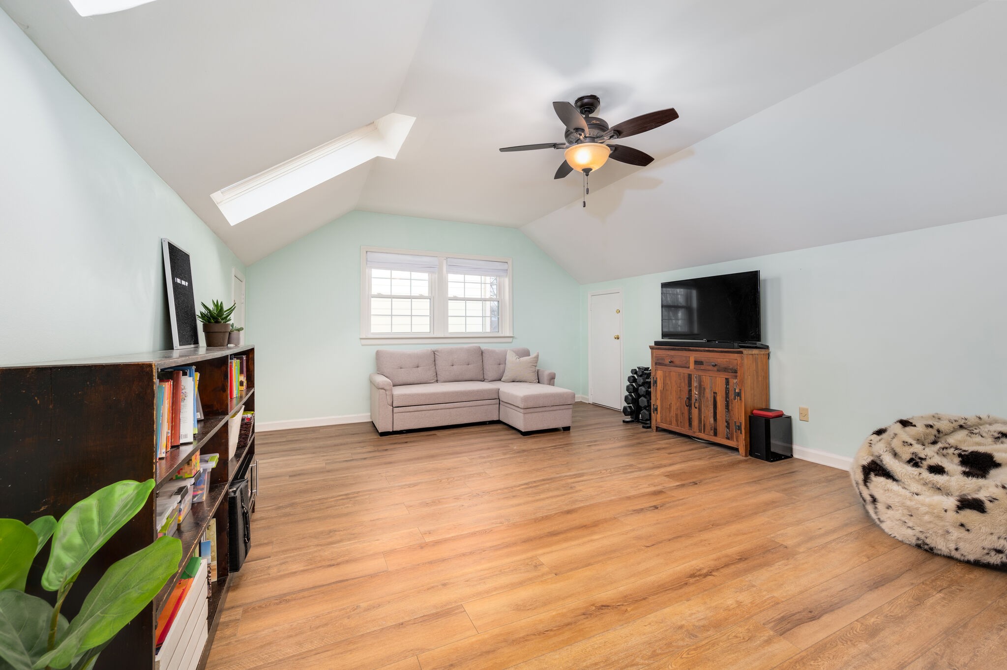534 Maplegrove Drive