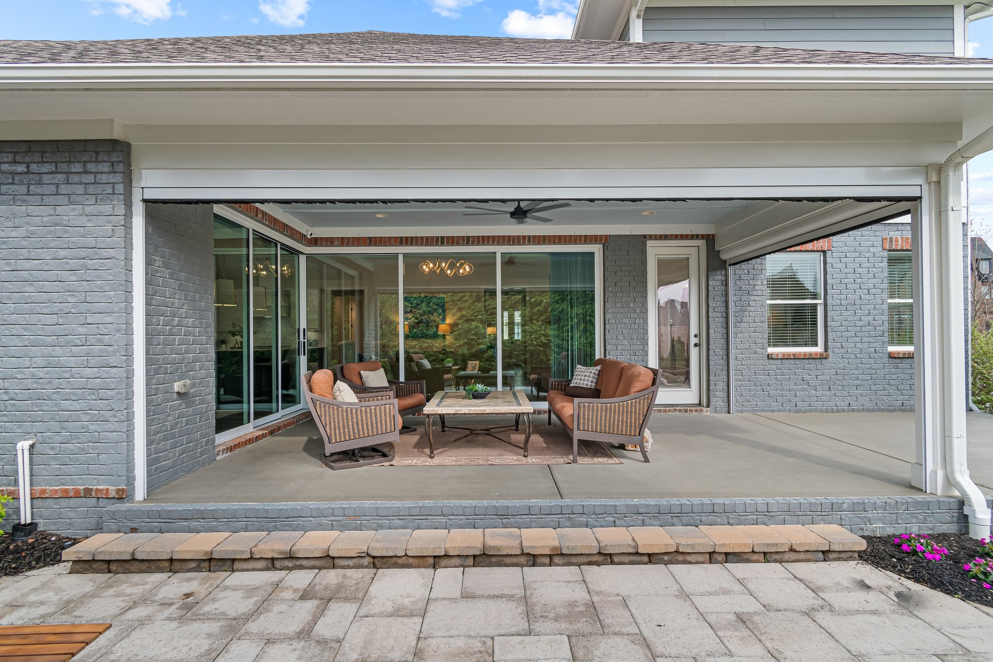 960 Hornsby Dr