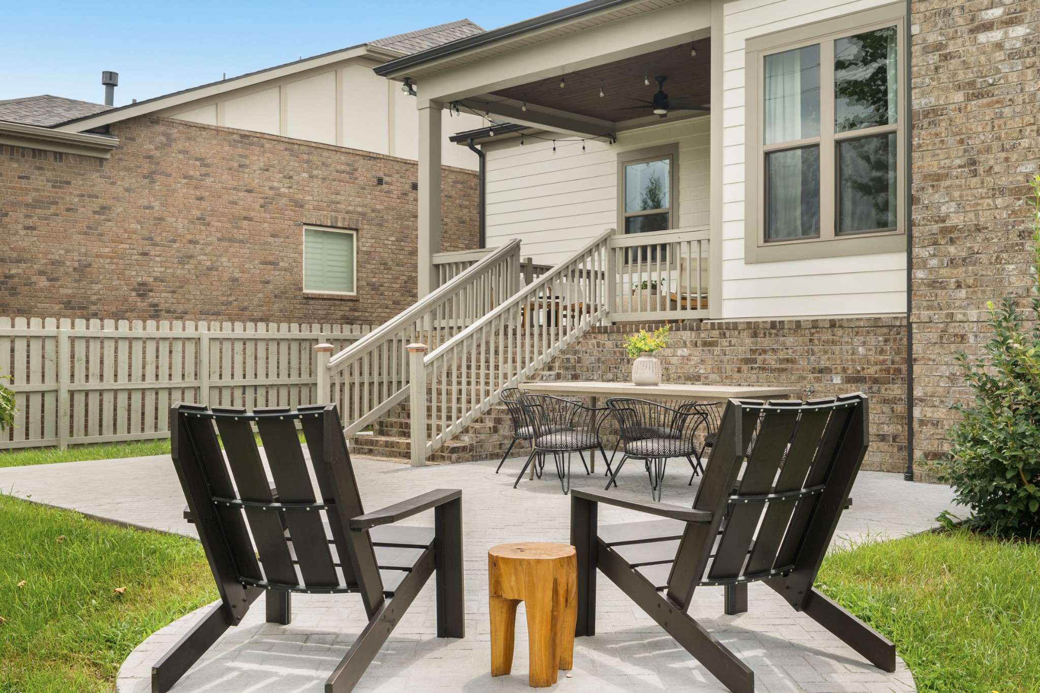 449 River Bluff Dr