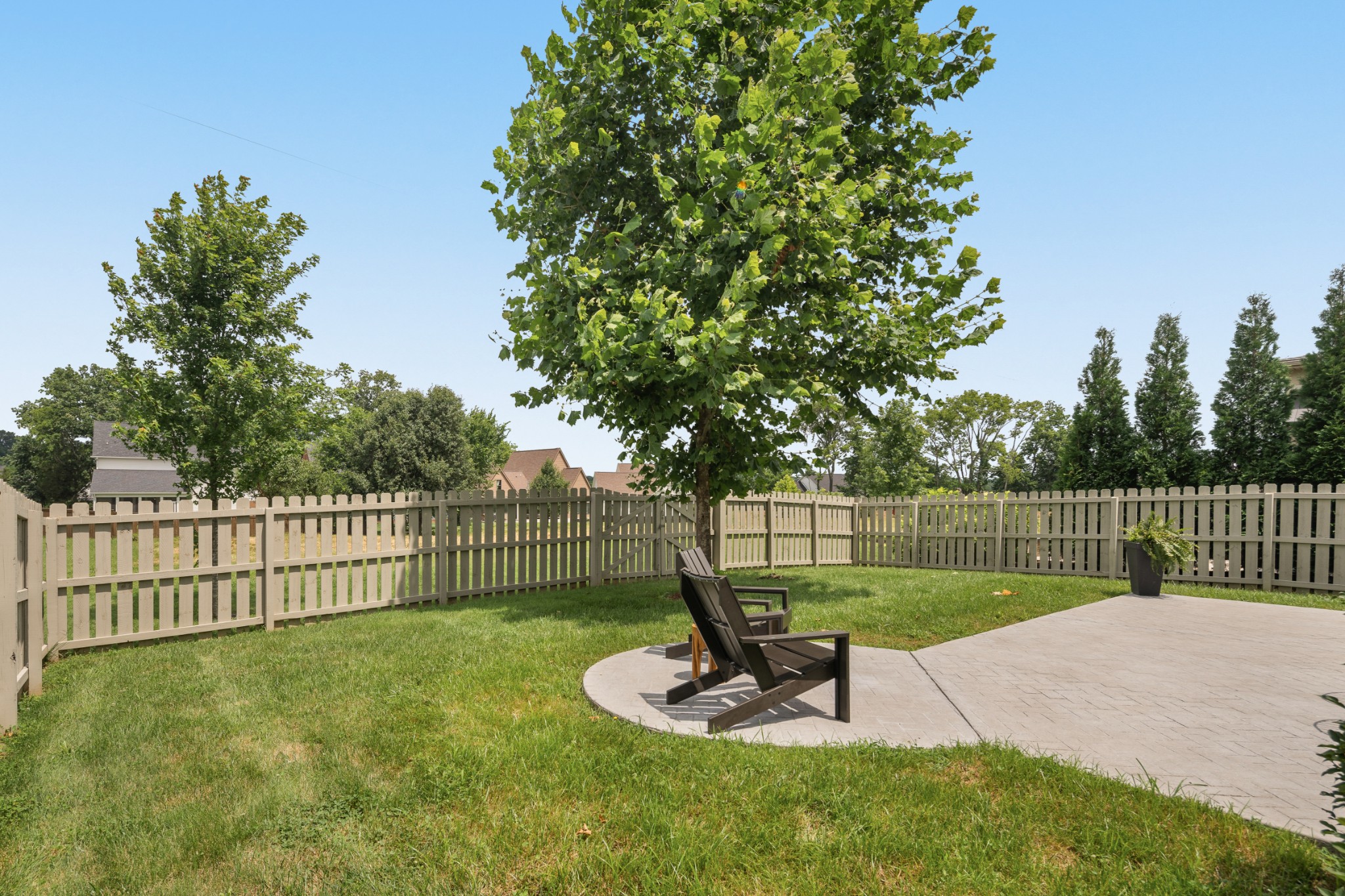 449 River Bluff Dr