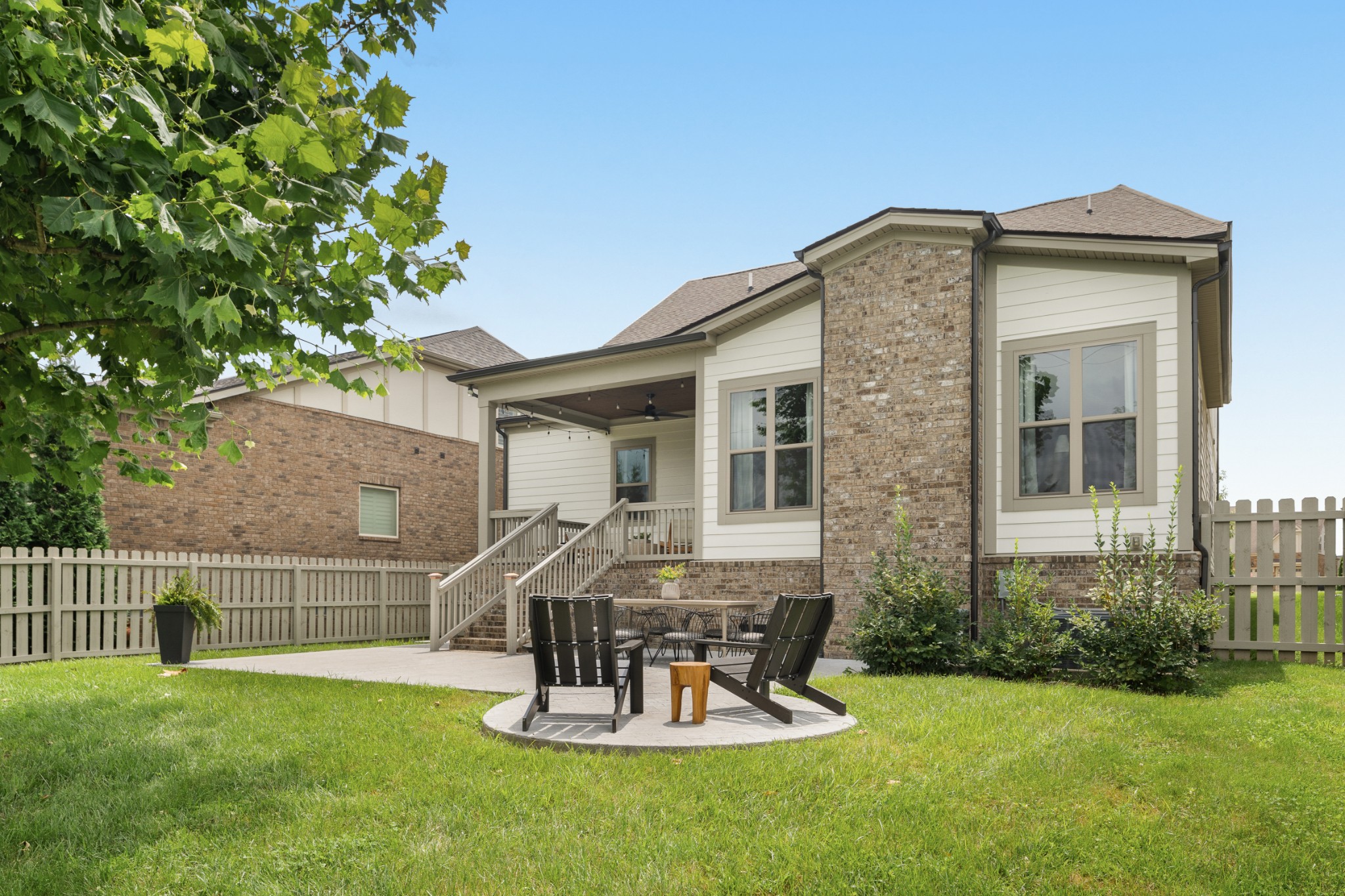 449 River Bluff Dr