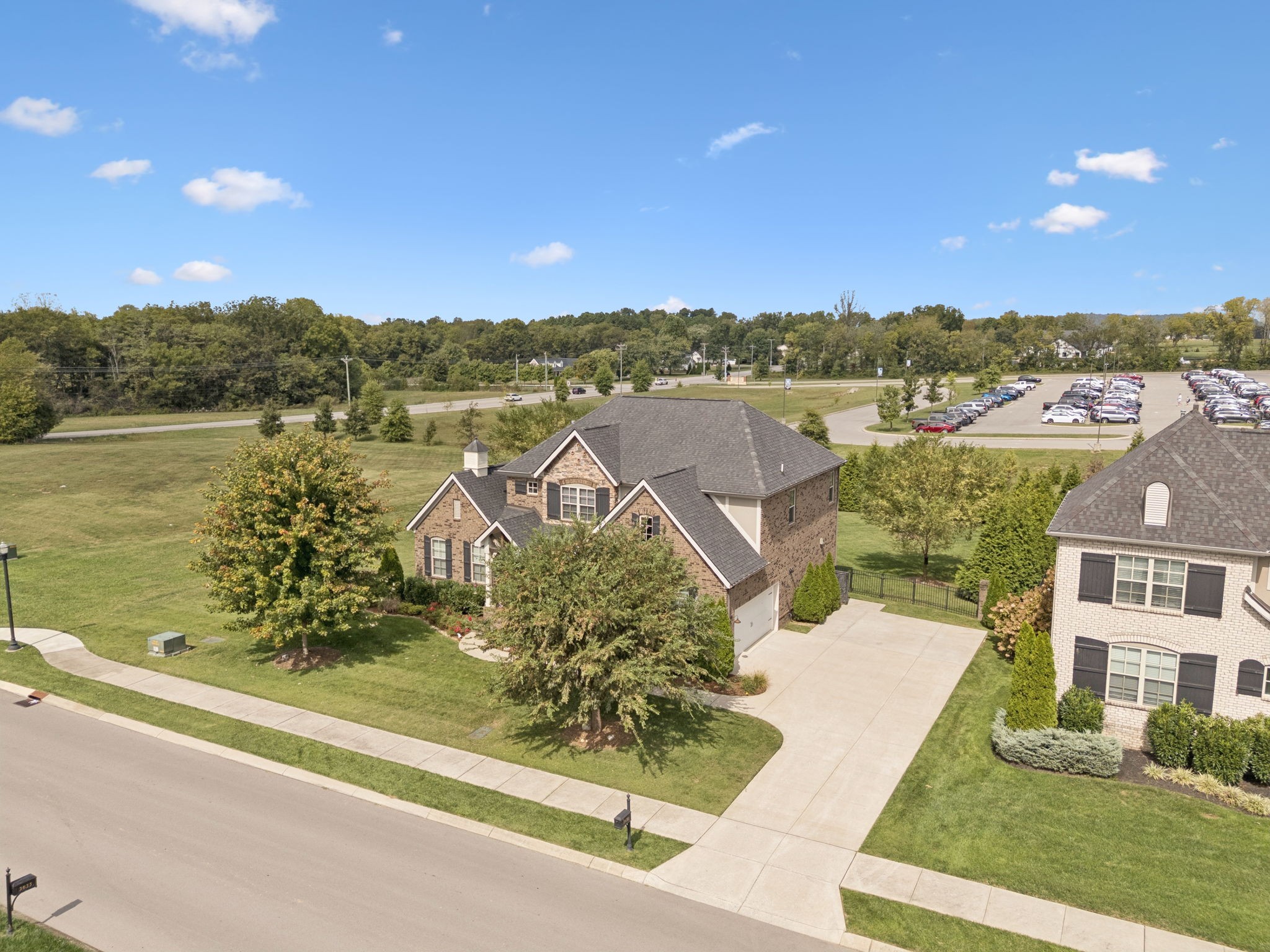 3632 Robbins Nest Rd
