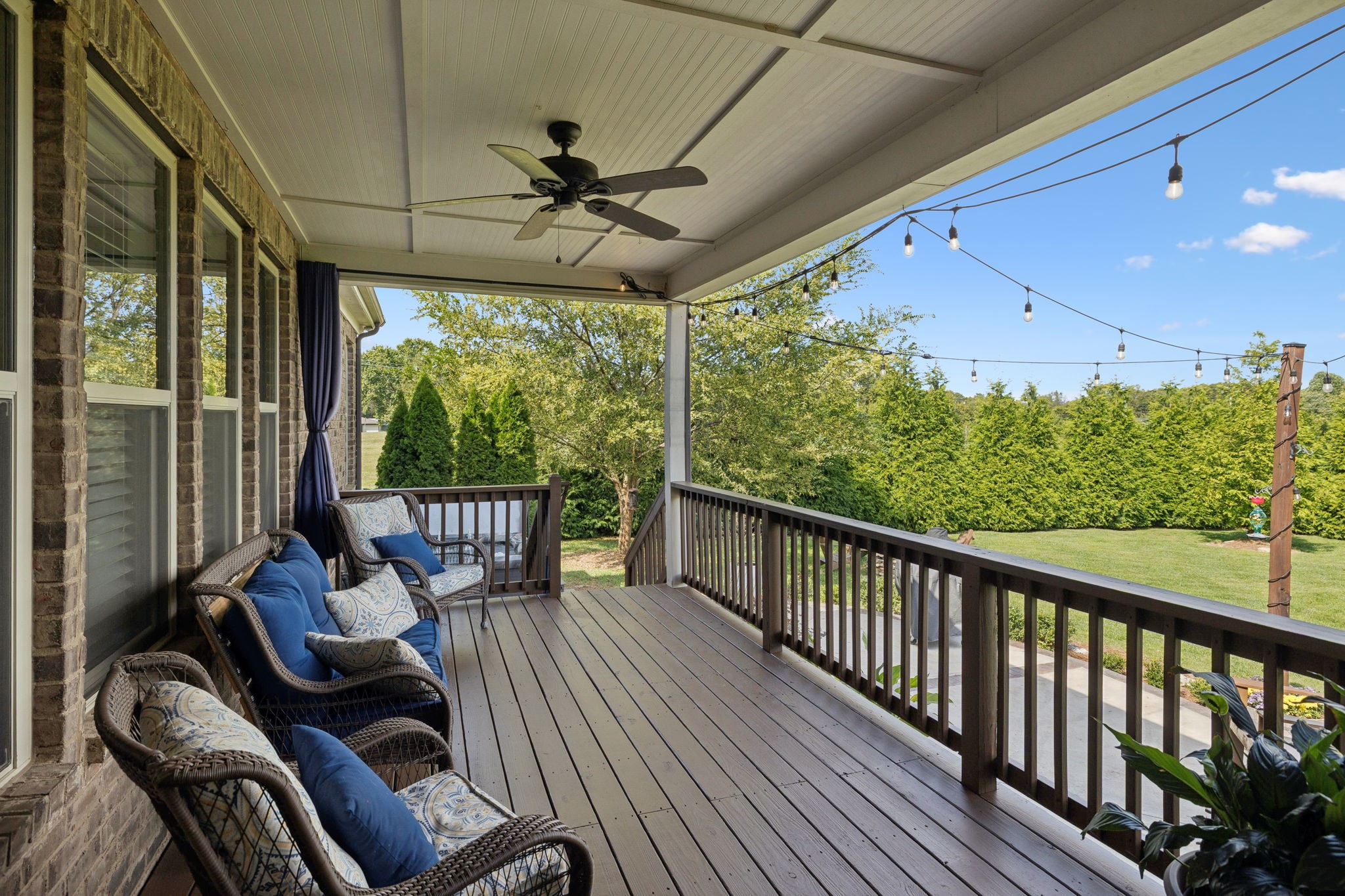3632 Robbins Nest Rd
